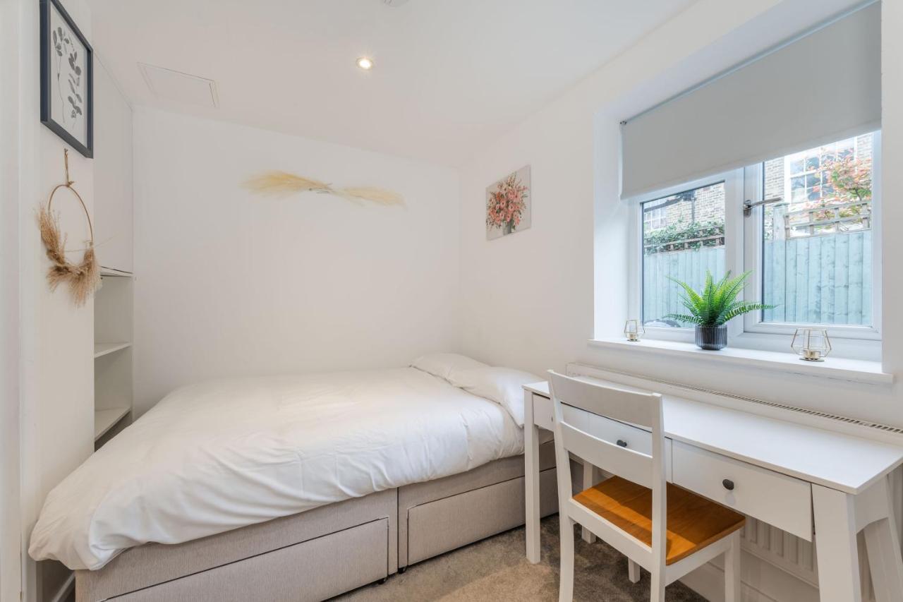 Three-Bedroom Bliss In London Town מראה חיצוני תמונה