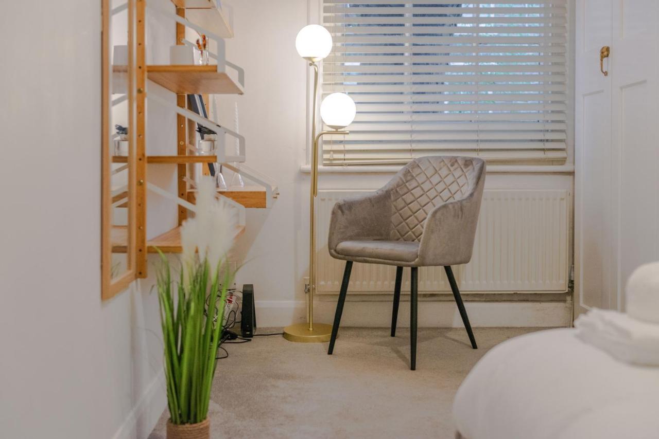 Three-Bedroom Bliss In London Town מראה חיצוני תמונה